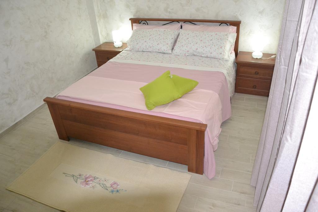 Casa Vacanza Sweet Home Giardini Naxos Exteriör bild