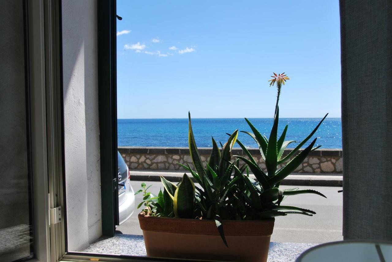 Casa Vacanza Sweet Home Giardini Naxos Exteriör bild