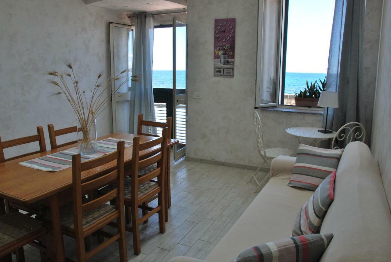 Casa Vacanza Sweet Home Giardini Naxos Exteriör bild