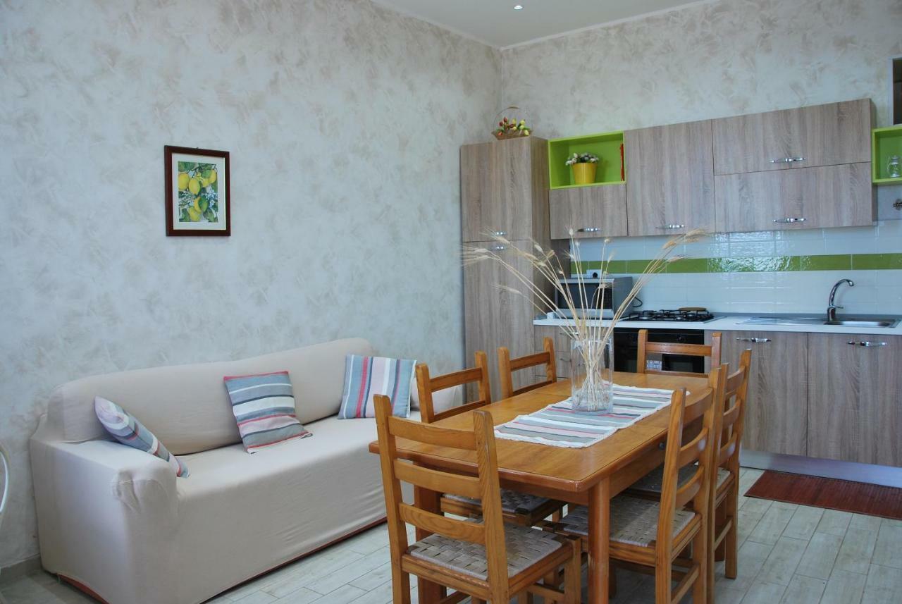 Casa Vacanza Sweet Home Giardini Naxos Exteriör bild